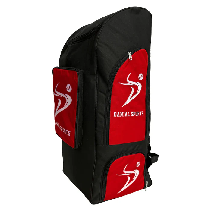DS Star Duffle Bag Black/Red - Image 12